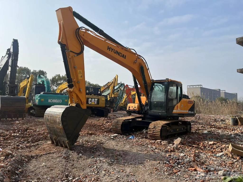 Hyundai R220 Εκσκαφείς με ερπύστριες