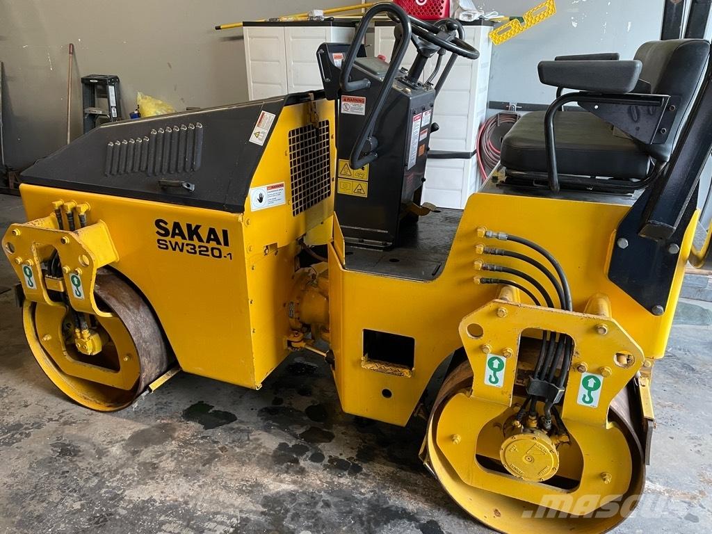 Sakai SW 320-1 Οδοστρωτήρες διπλού κυλίνδρου