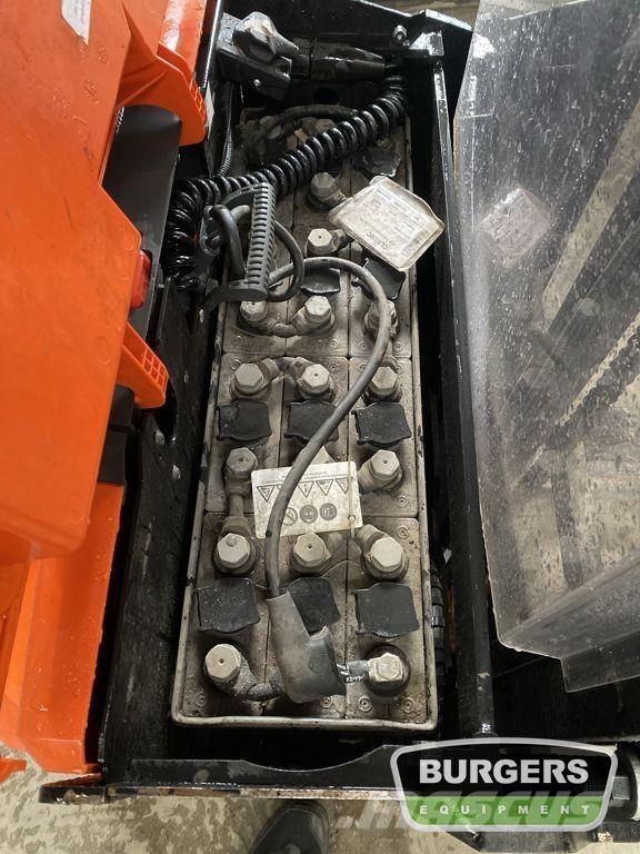 BT SWE120 Παλετοφόρα πεζού χειριστή με ιστό