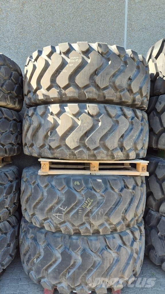 Michelin 23.5 R25 Ελαστικά και ζάντες