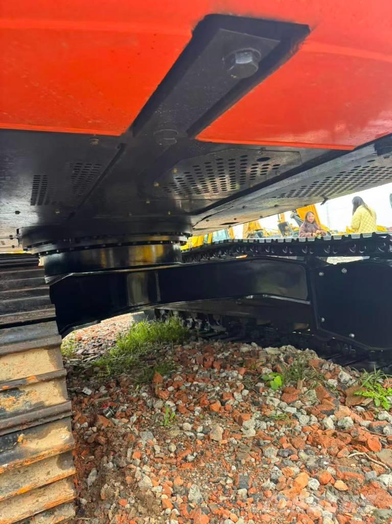 Hitachi ZX 200 Εκσκαφείς με ερπύστριες