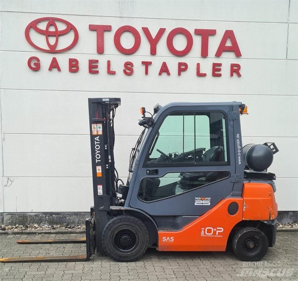 Toyota 02-8FGF25 Περονοφόρα ανυψωτικά κλαρκ με φυσικό αέριο LPG