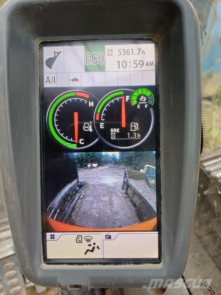Hitachi ZX 135 US-6 Εκσκαφείς με ερπύστριες