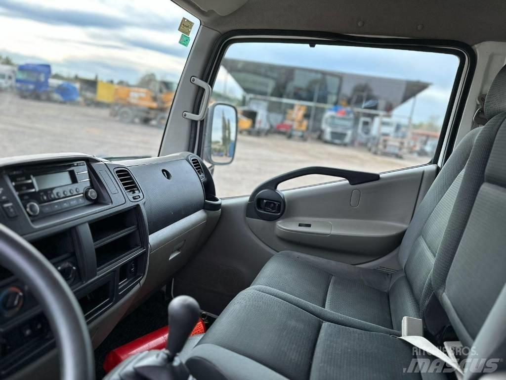 Nissan NT 400 Φορτηγά με Γερανό