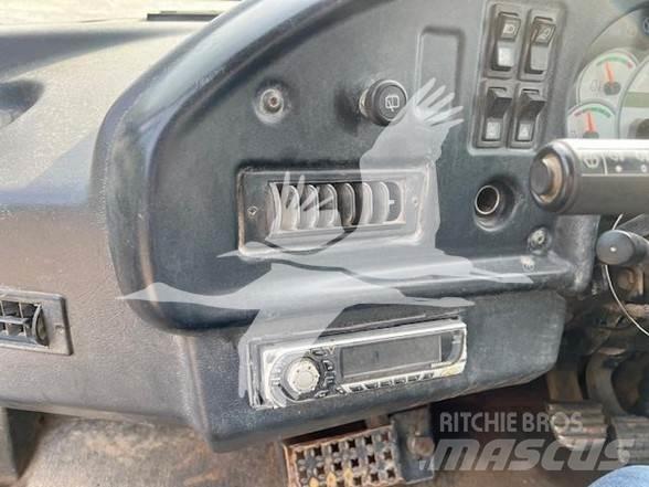 CAT 725 Σπαστό Dump Truck ADT