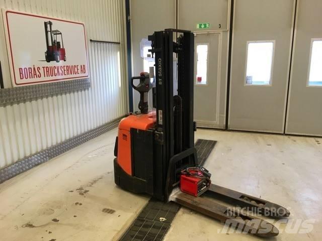 BT SPE 125 L Παλετοφόρα πεζού χειριστή με ιστό