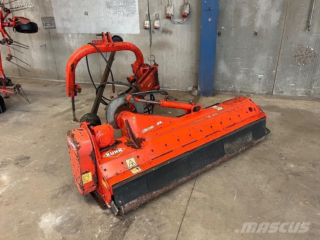 Kuhn TB 211 Χορτοκοπτικά και κορυφολόγοι βοσκοτόπων