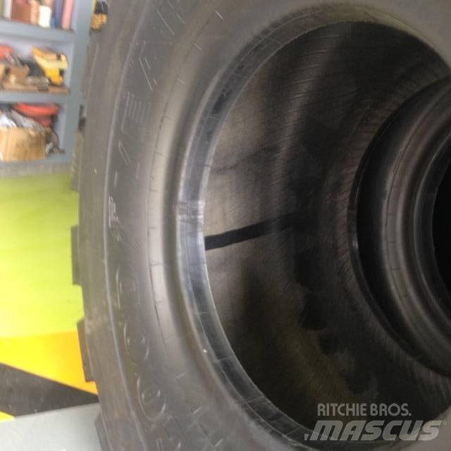 Goodyear 3565R33 L5 Ελαστικά και ζάντες