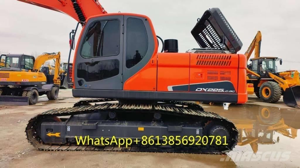 Doosan DX 225 Εκσκαφείς με ερπύστριες