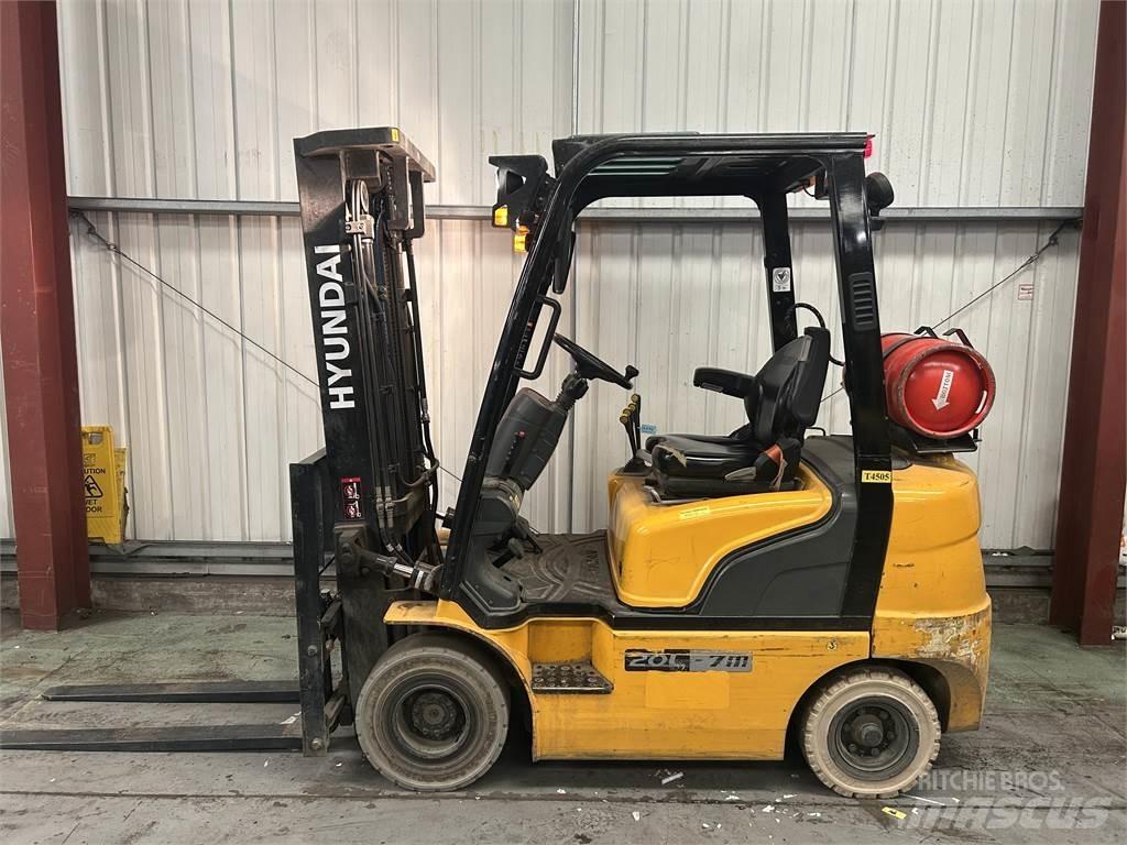 Hyundai 20L-7M Περονοφόρα ανυψωτικά κλαρκ με φυσικό αέριο LPG