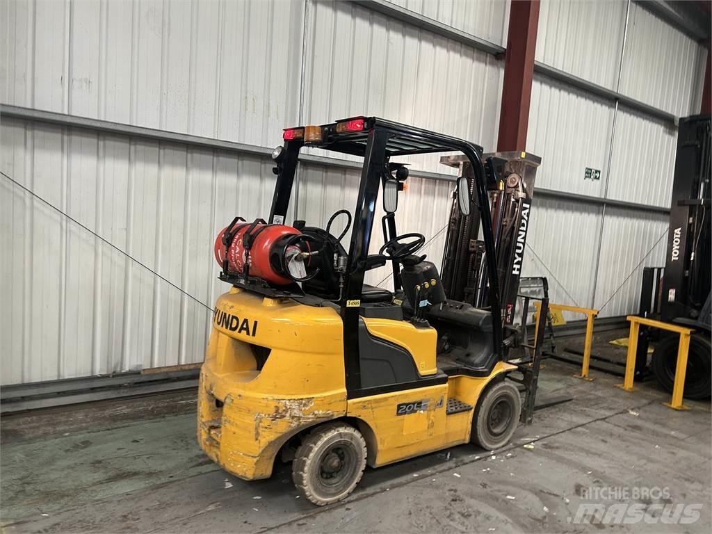 Hyundai 20L-7M Περονοφόρα ανυψωτικά κλαρκ με φυσικό αέριο LPG