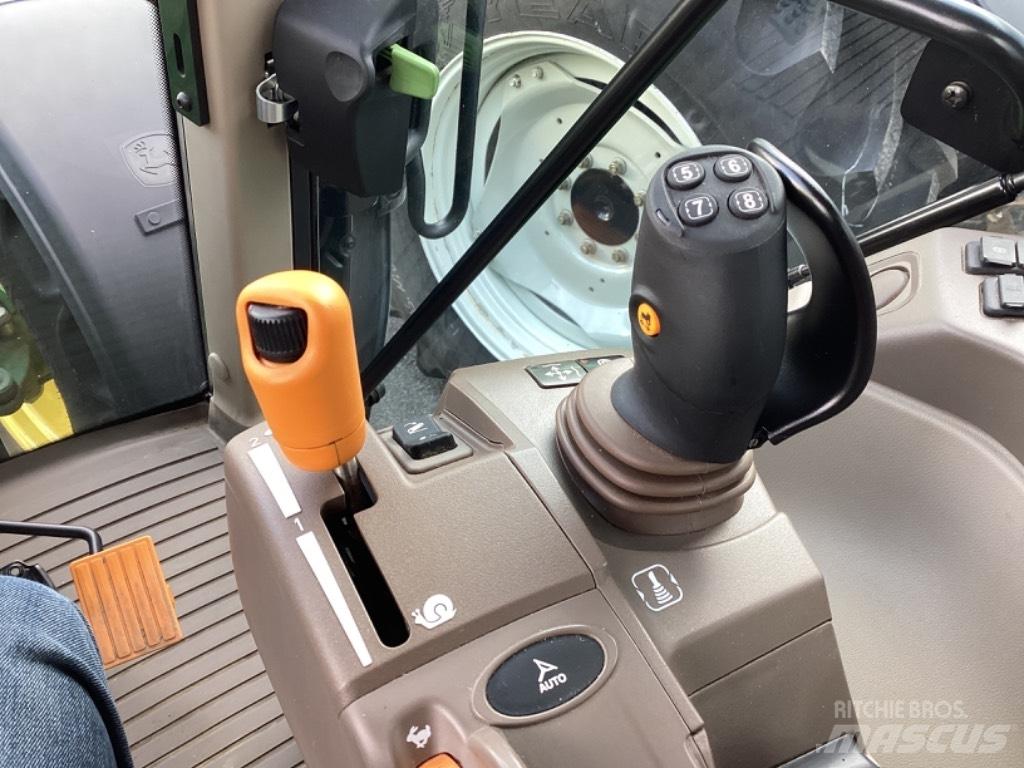 John Deere 6120M Τρακτέρ