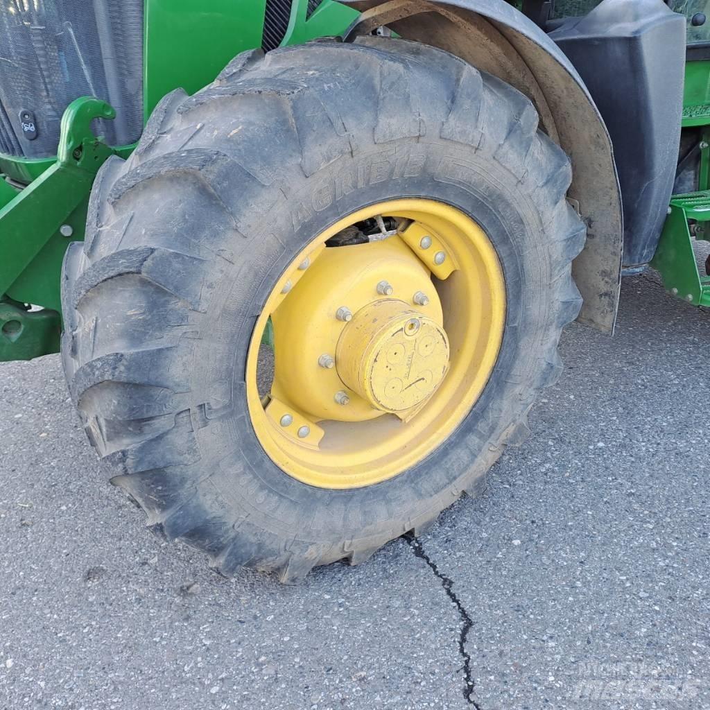 John Deere 5125R Τρακτέρ