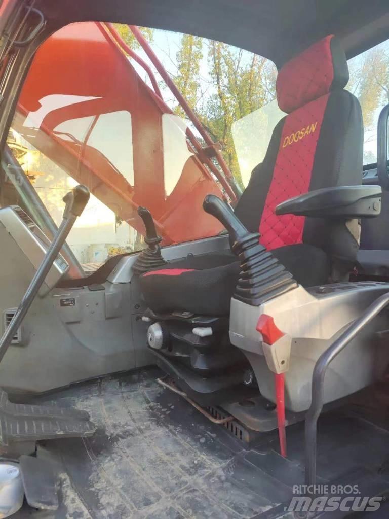 Doosan DX 225 Εκσκαφείς με ερπύστριες