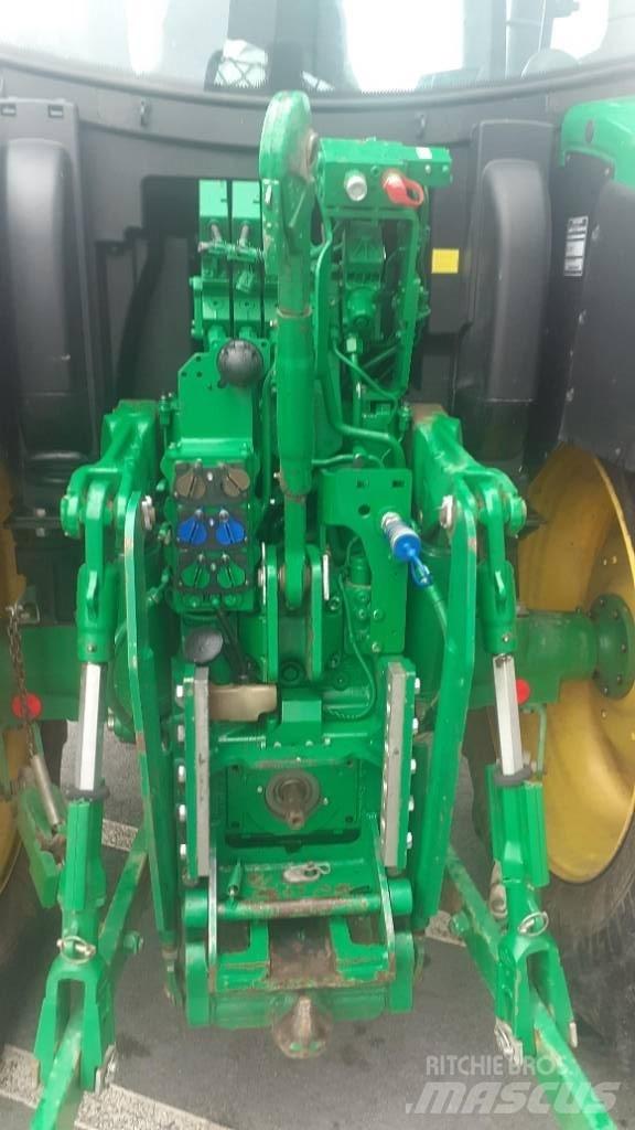John Deere 6120 R Τρακτέρ
