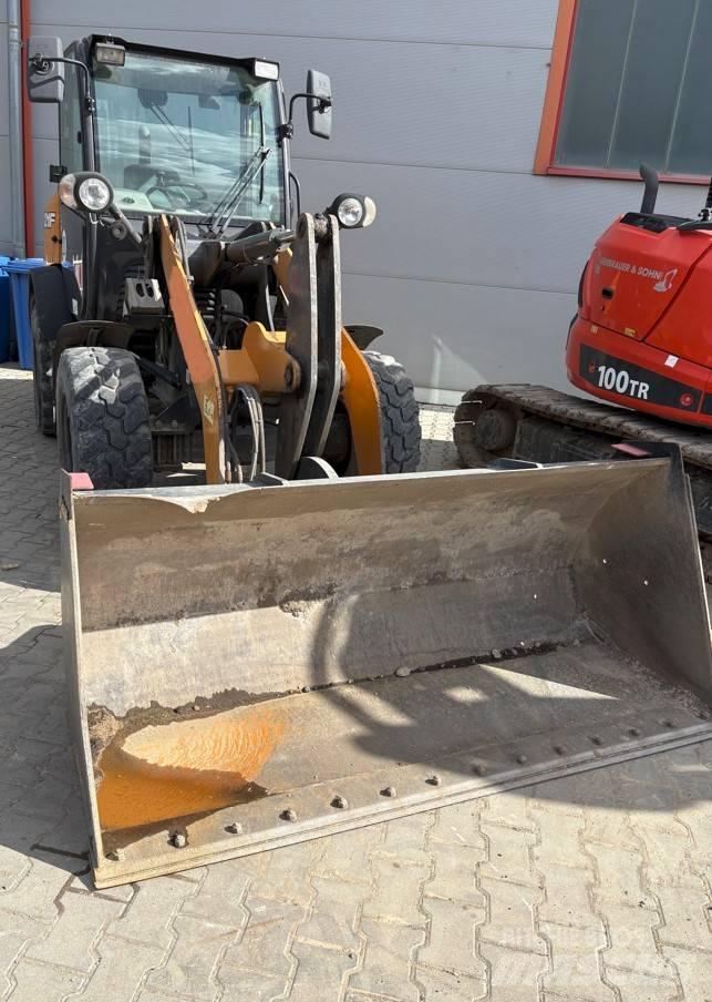 CASE 121F Φορτωτές με λάστιχα (Τροχοφόροι)