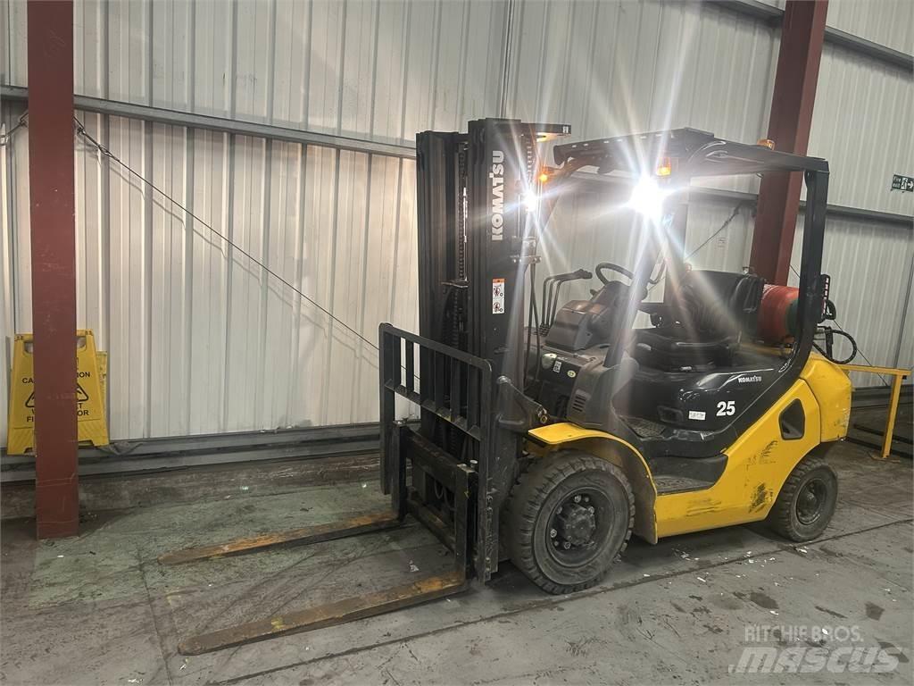 Komatsu FG25HT-17 Περονοφόρα ανυψωτικά κλαρκ με φυσικό αέριο LPG