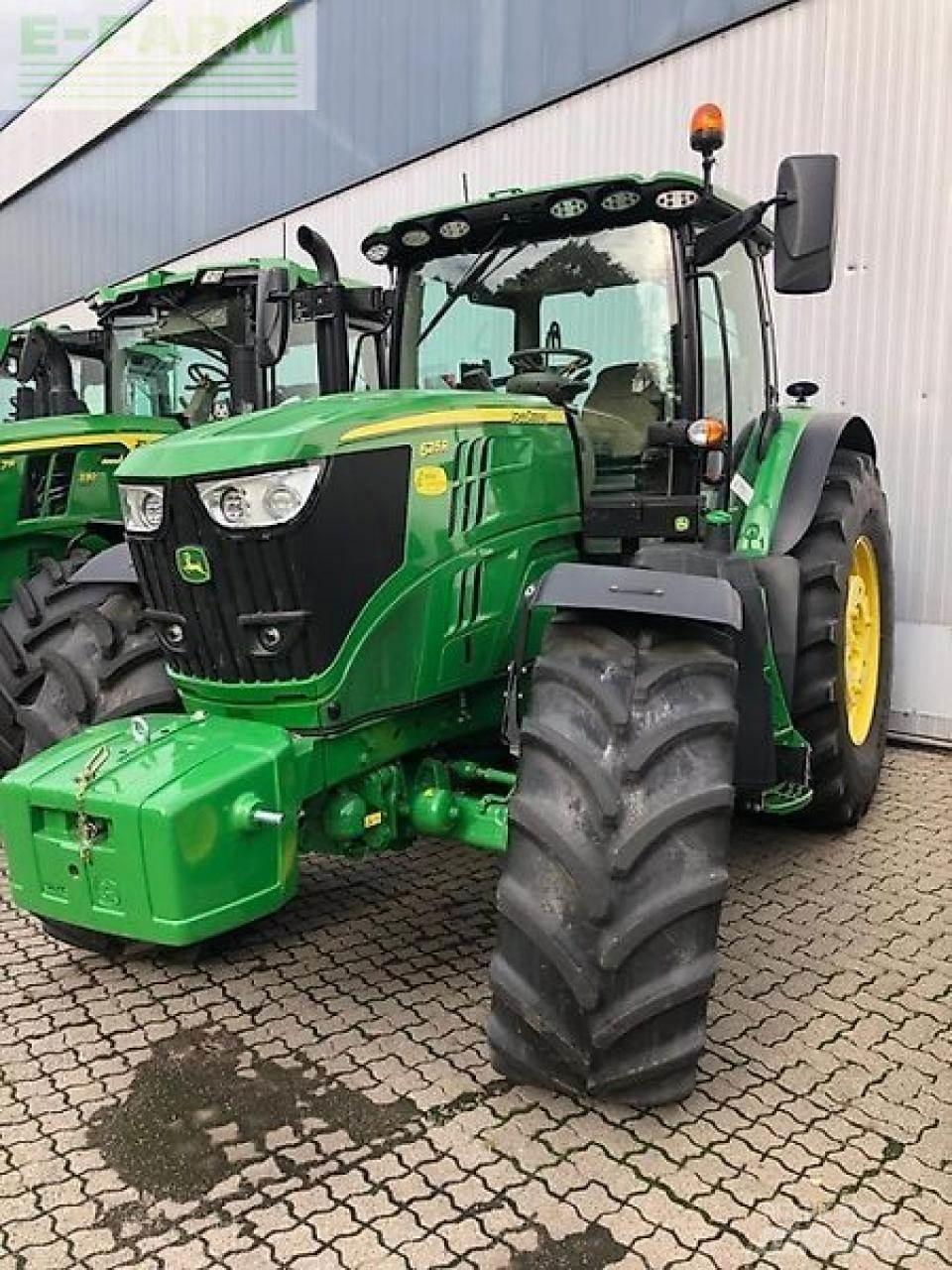 John Deere 6215r Τρακτέρ