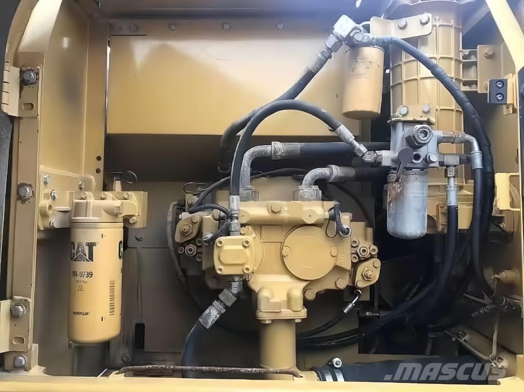 CAT 323 D L Εκσκαφείς με ερπύστριες