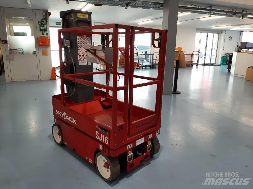 SkyJack SJ 16 Ανυψωτήρες με κατακόρυφους πυλώνες