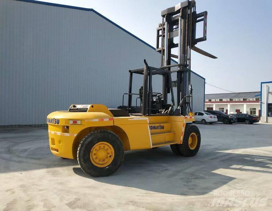 Komatsu FD 200 Πετρελαιοκίνητα Κλαρκ