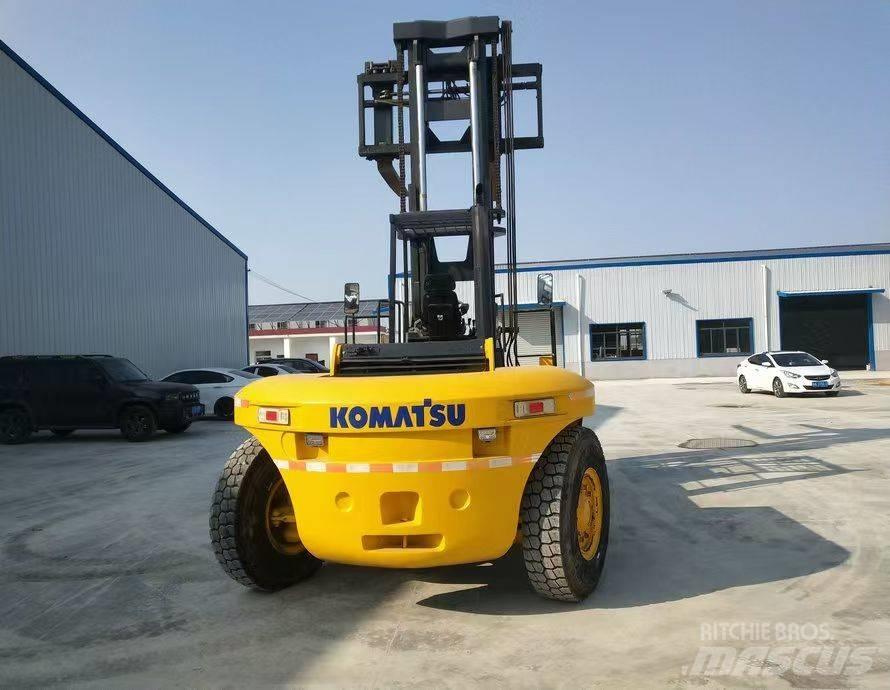 Komatsu FD 200 Πετρελαιοκίνητα Κλαρκ