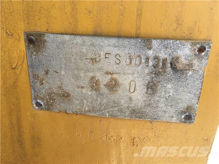 CAT 320 B Εκσκαφείς με ερπύστριες