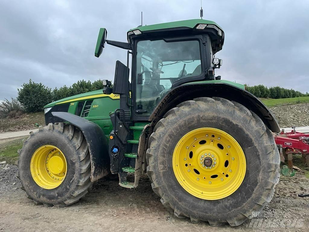 John Deere 7R 330 Τρακτέρ