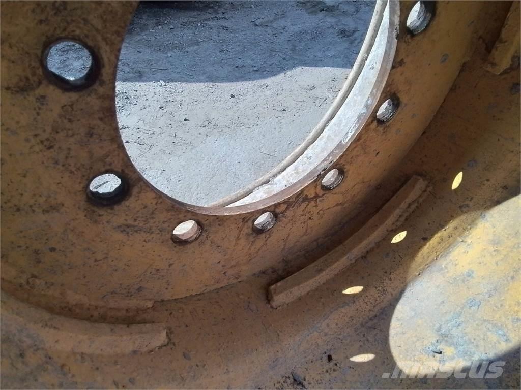 Ösa 250 24x26,5 Ελαστικά και ζάντες