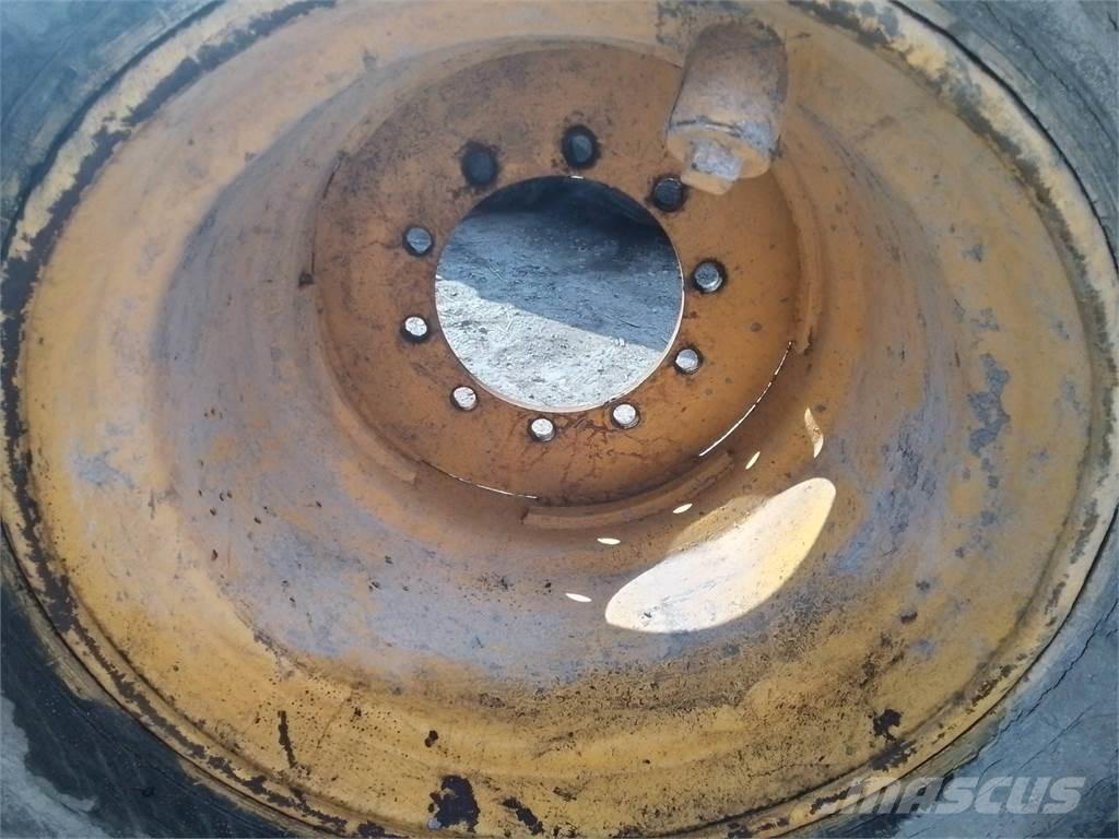 Ösa 250 24x26,5 Ελαστικά και ζάντες