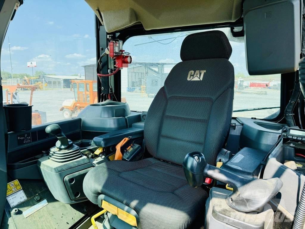 CAT D 7 Μπουλντόζες με ερπύστριες