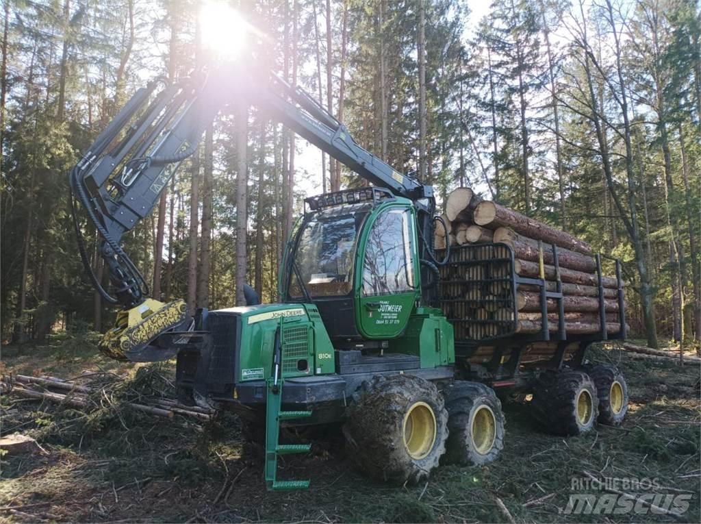John Deere 810 E Μεταφορείς ξυλείας