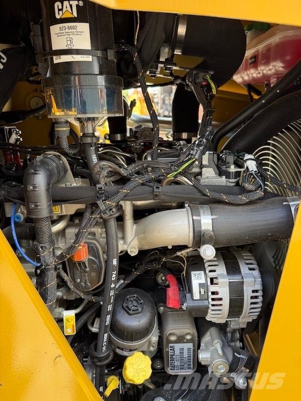 CAT 424 Εκσκαφείς Φορτωτές τύπου JCB