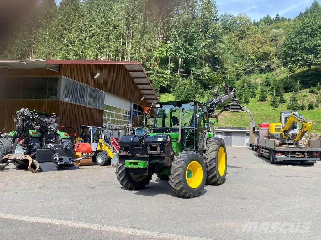 John Deere 6400 Τρακτέρ δασοπονίας