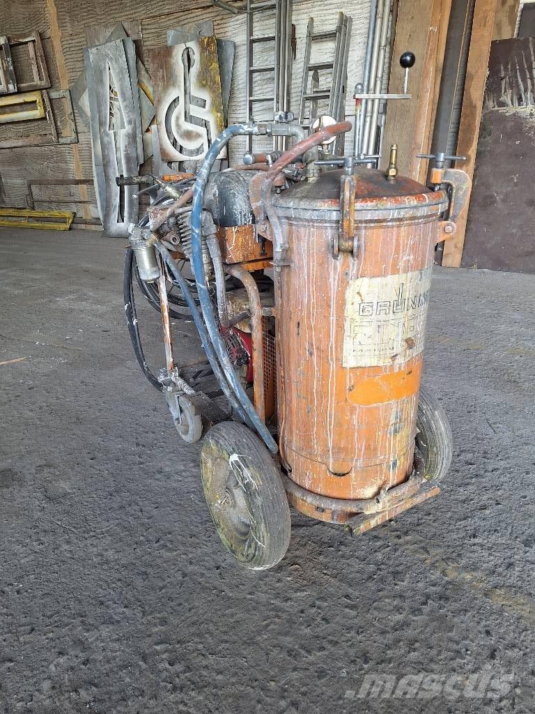  Grun Άλλα μηχανήματα φροντίδας εδάφους