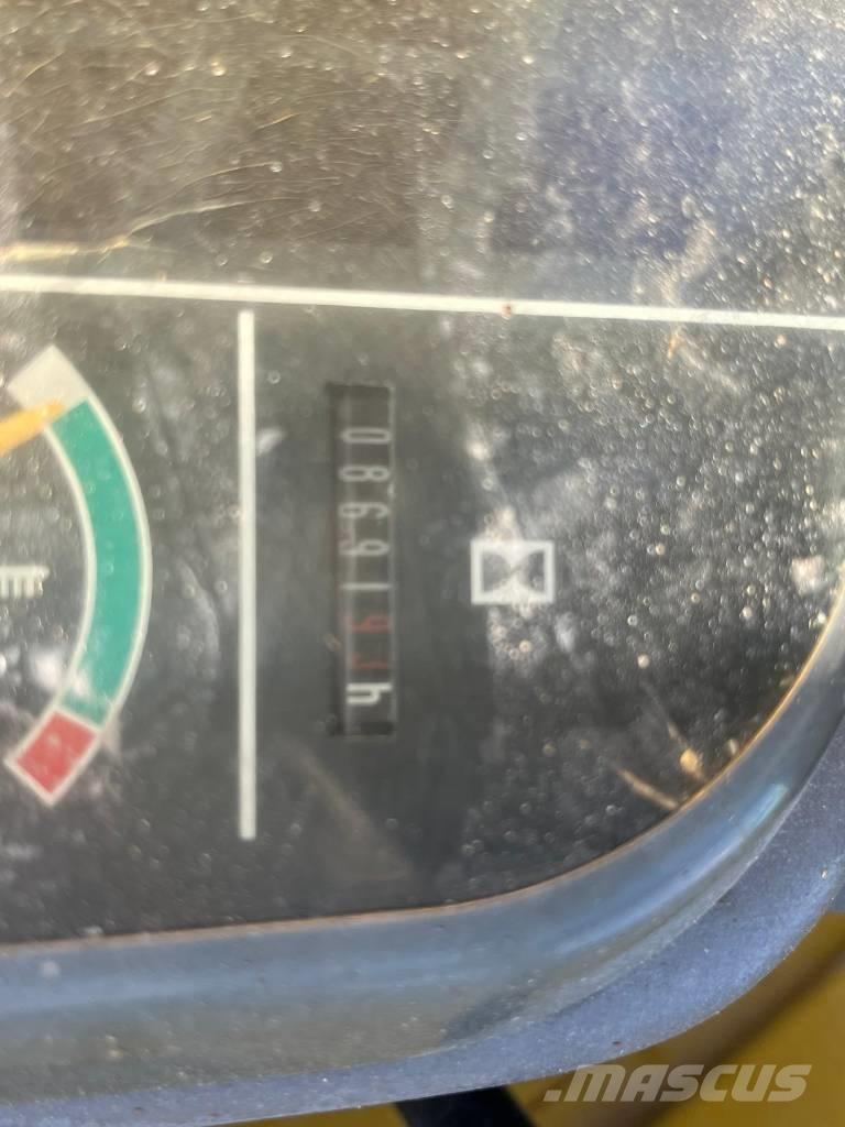 Komatsu PC 27 Εκσκαφάκι (διαβολάκι) < 7t