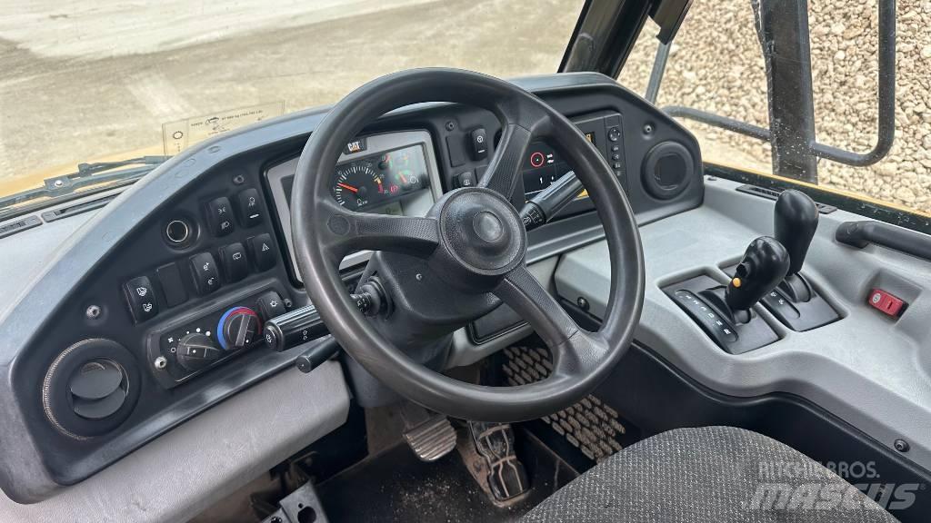 CAT tombereaux Dumpers εργοταξίου