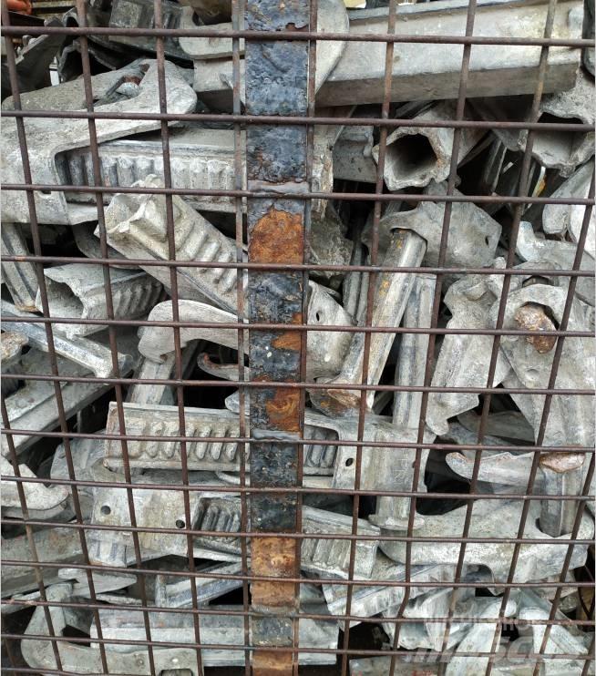 Peri BFD Clamps (Used) Καλούπωμα