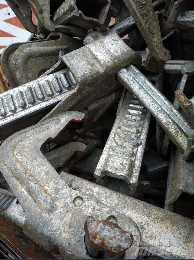 Peri BFD Clamps (Used) Καλούπωμα