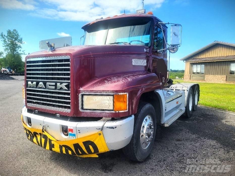 Mack CH 613 Τράκτορες