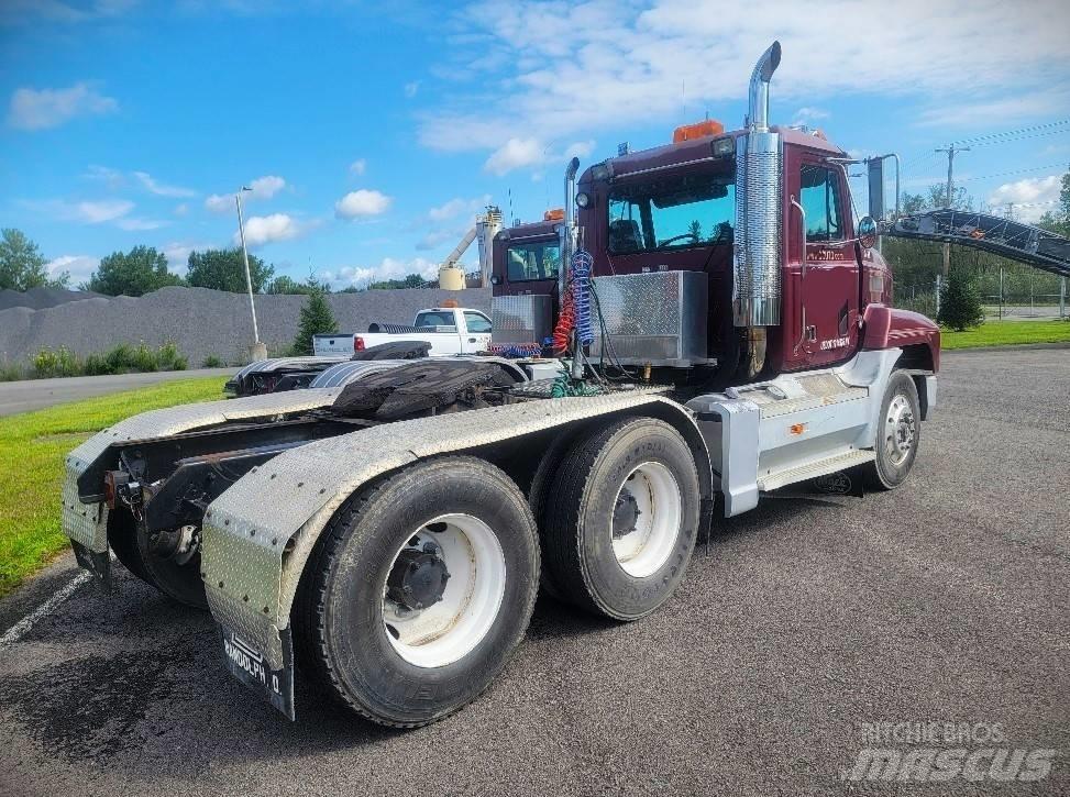 Mack CH 613 Τράκτορες