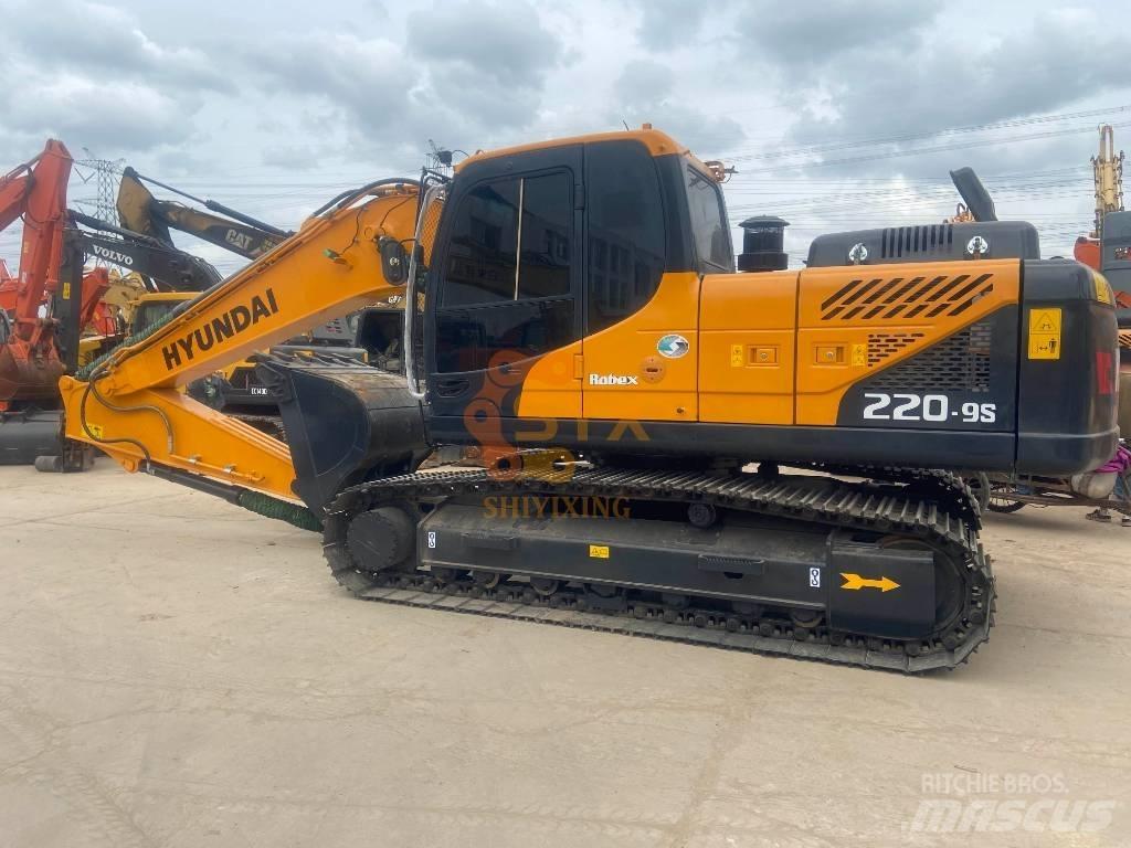 Hyundai 220-9 Εκσκαφείς με ερπύστριες