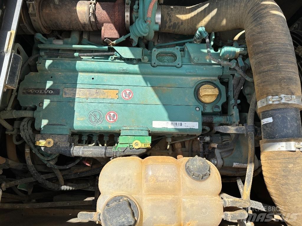 Volvo EC 220 E L Εκσκαφείς με ερπύστριες
