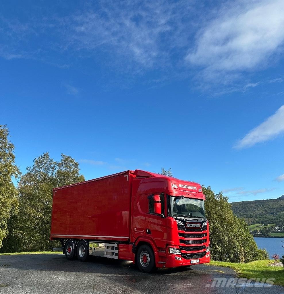 Scania R 590 Φορτηγά θρυμματισένου ξύλου