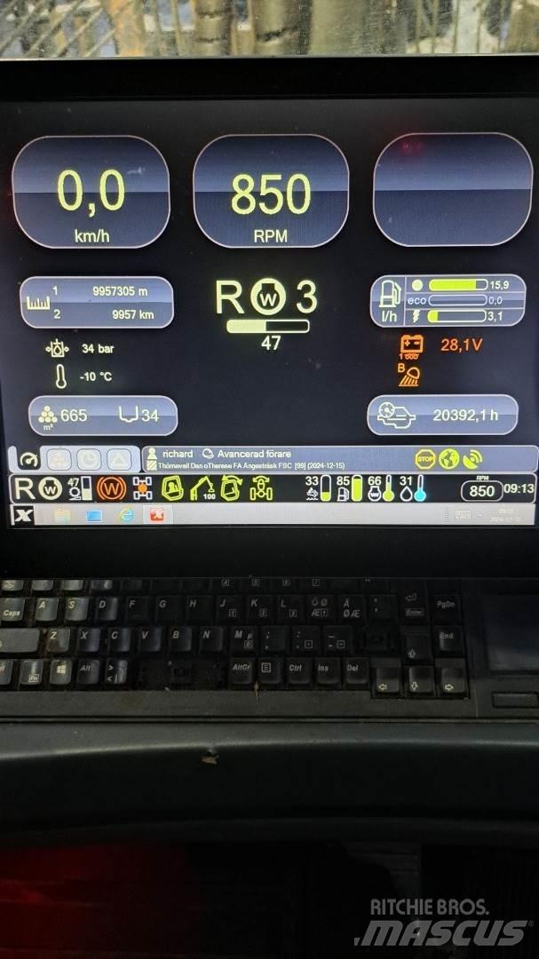 Komatsu 895 Μεταφορείς ξυλείας