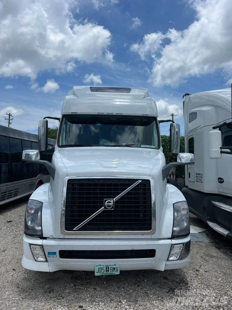 Volvo VNL 780 Τράκτορες