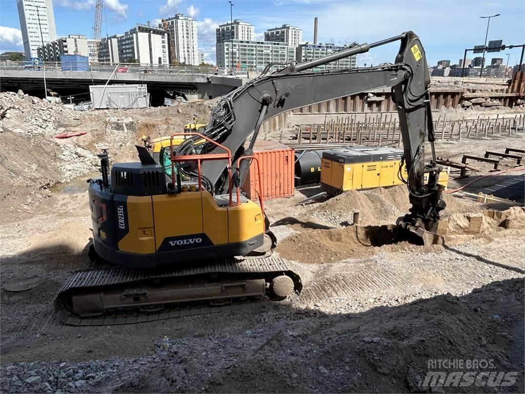 Volvo ECR235EL Εκσκαφείς με ερπύστριες