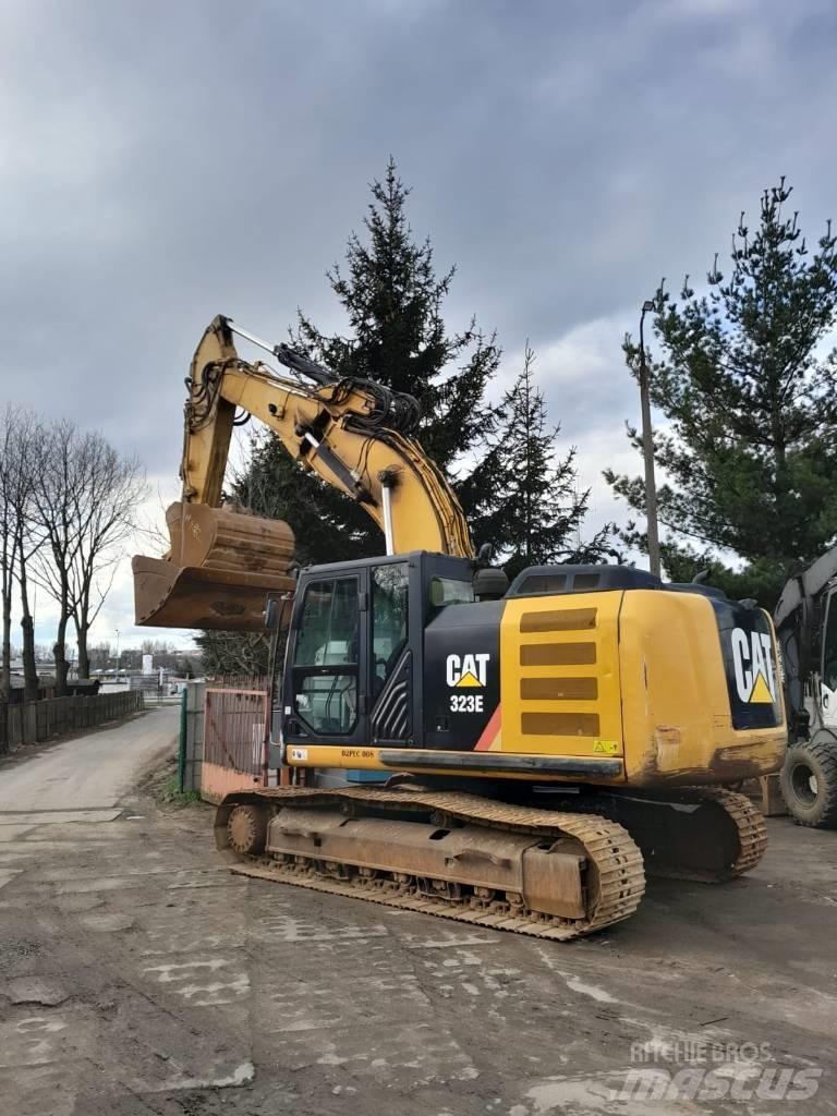 CAT 323 E Εκσκαφείς με ερπύστριες