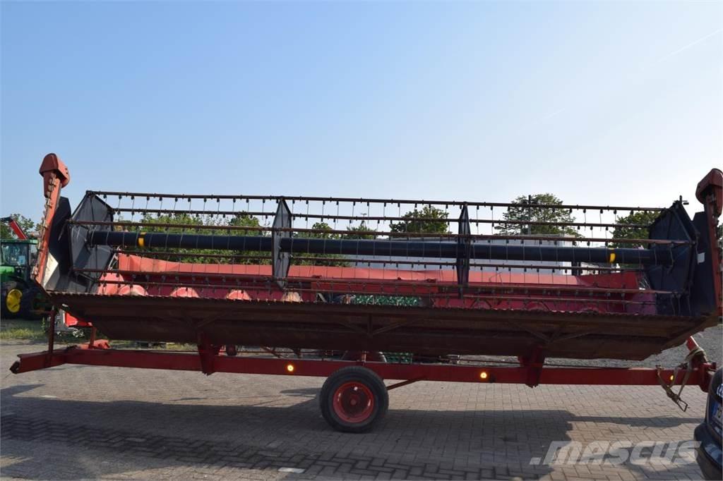 Case IH 1680 Axial Θεριζοαλωνιστικές μηχανές