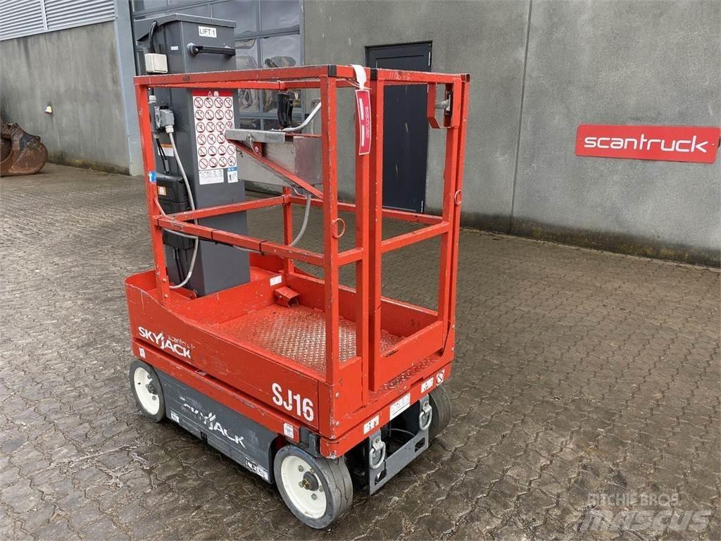 SkyJack SJ16 Ανυψωτήρες με κατακόρυφους πυλώνες